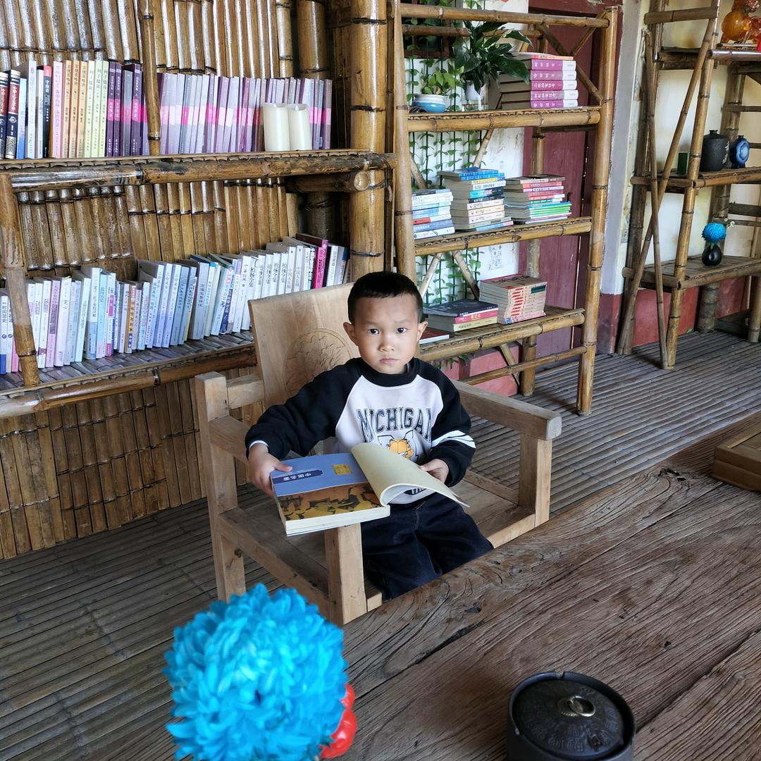 调皮捣蛋的小浩子