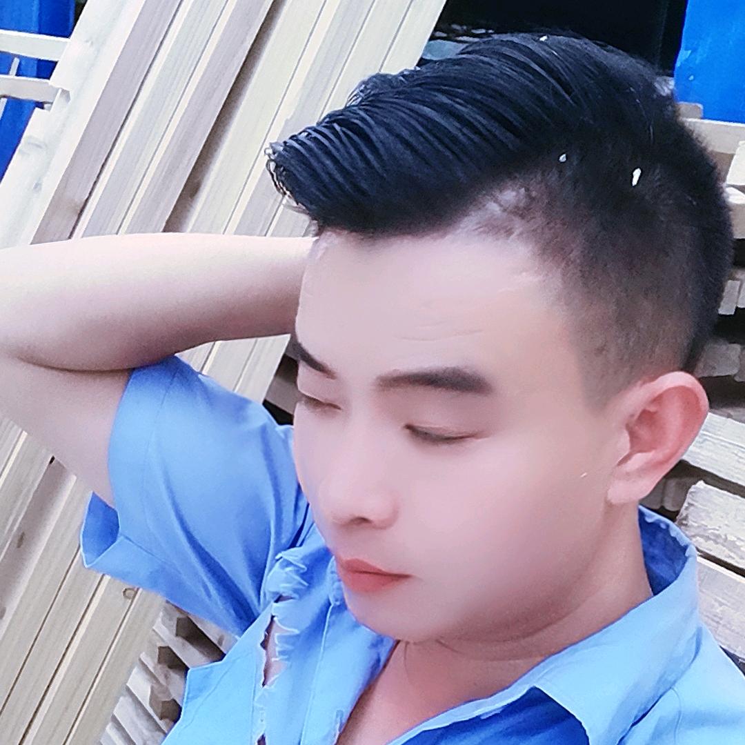 墨镜哥（小刘海）