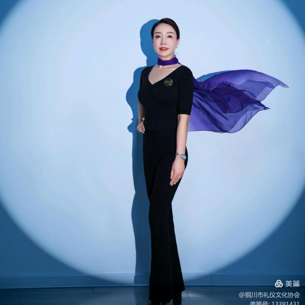 晓霞形体礼仪培训