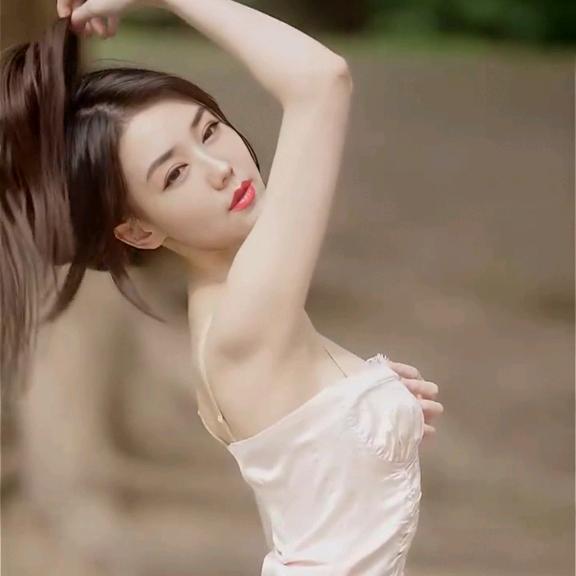 娜仙女（一个人梦游）