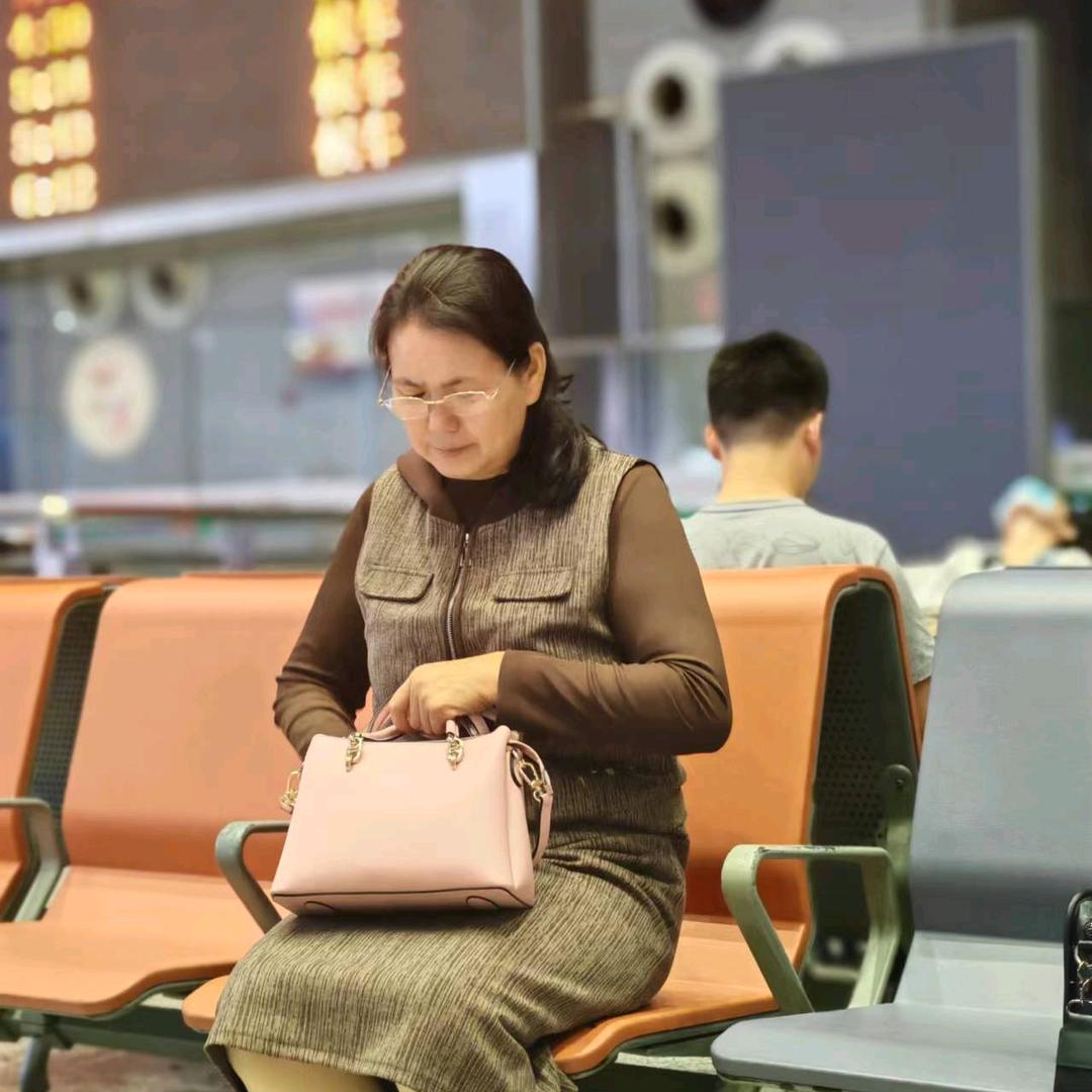 卖水果的女人