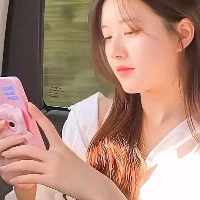 活泼的小女孩