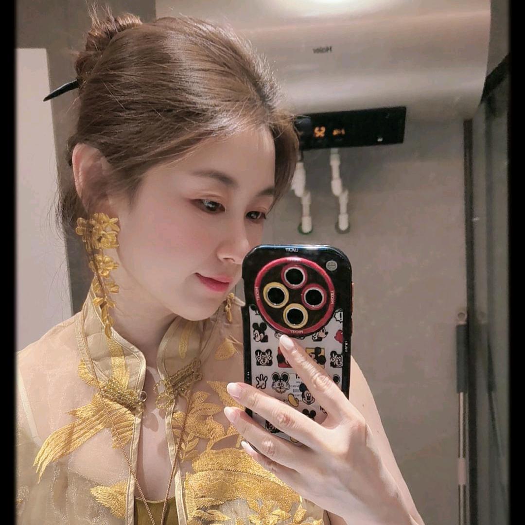 佳佳