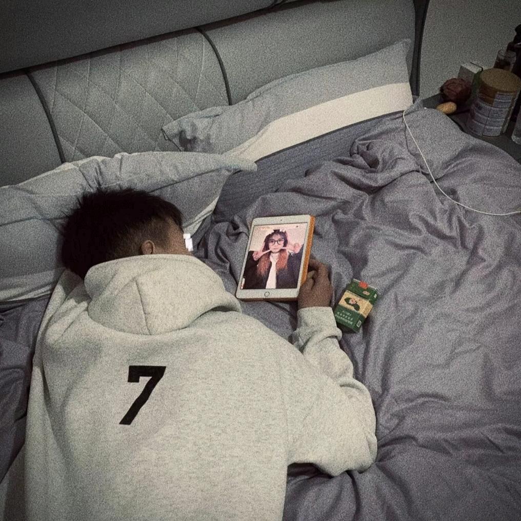 ⚜️-深 情 小帥.