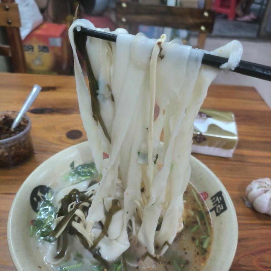 新安村，河南烩面馆