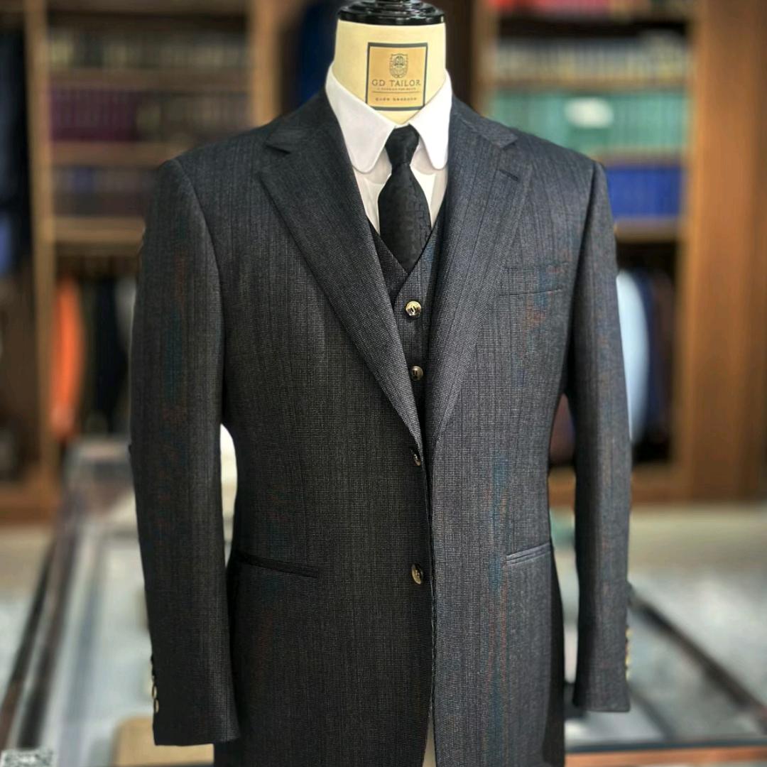 梵沦帝纳男装旗舰店高定服饰的头像