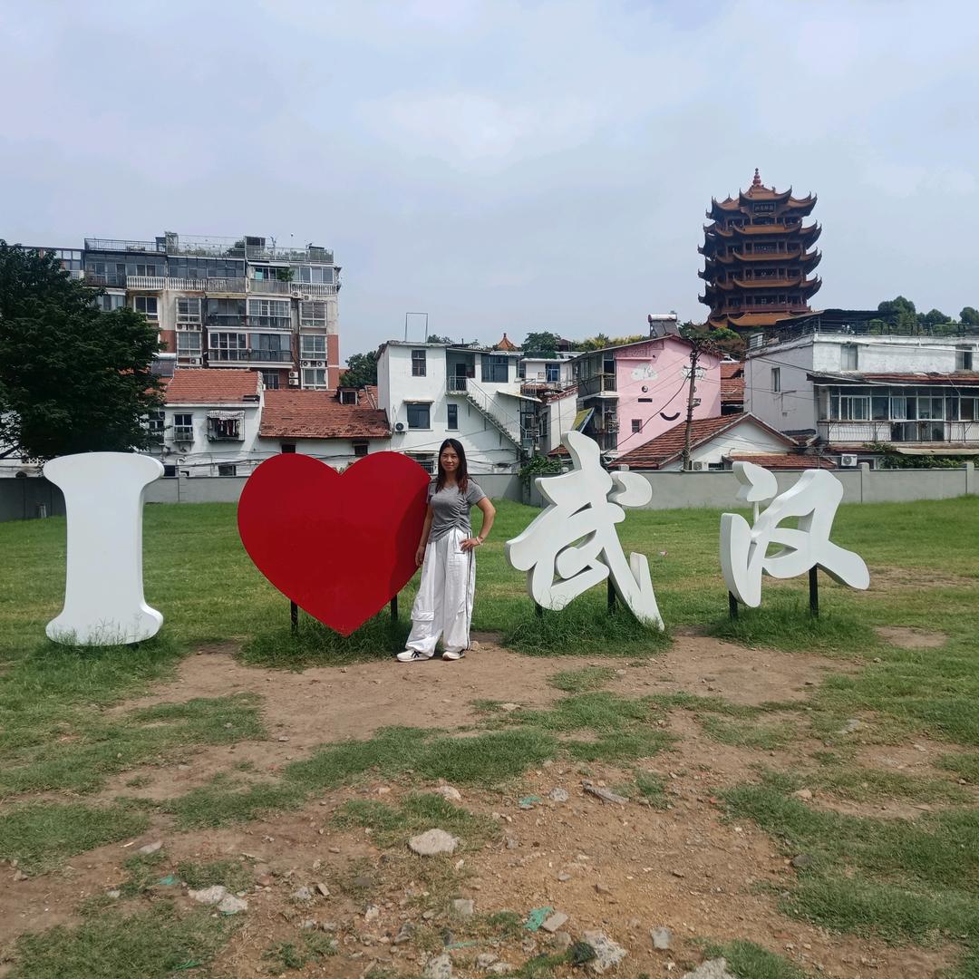 伤了心的女人。