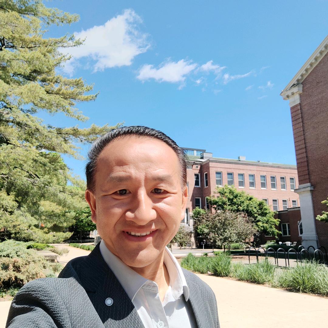 健身留住青春心 运动带来全家福