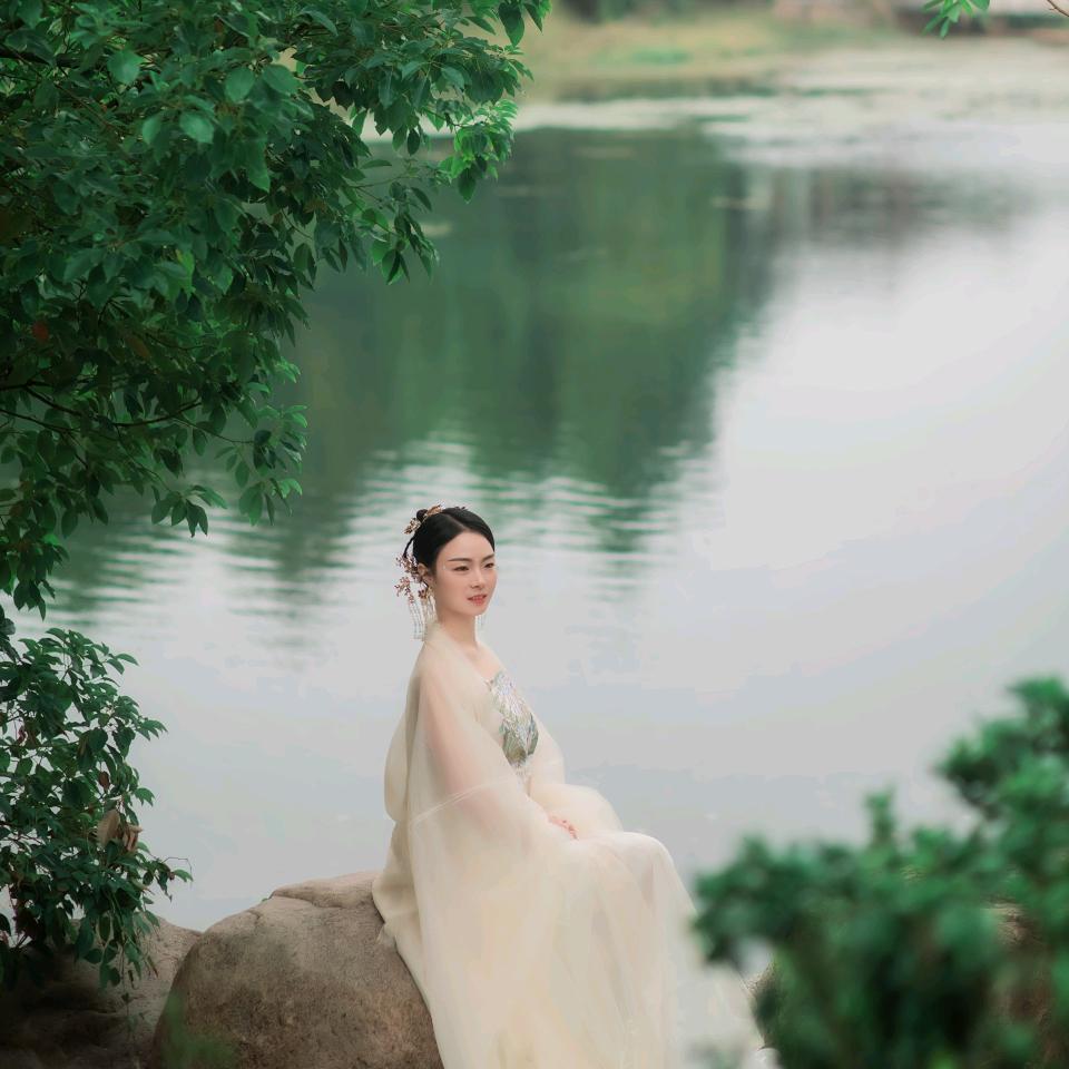 ঠᩚ᭄举杯🍶⃟ꦽ敬过往: ঠᩚ᭄