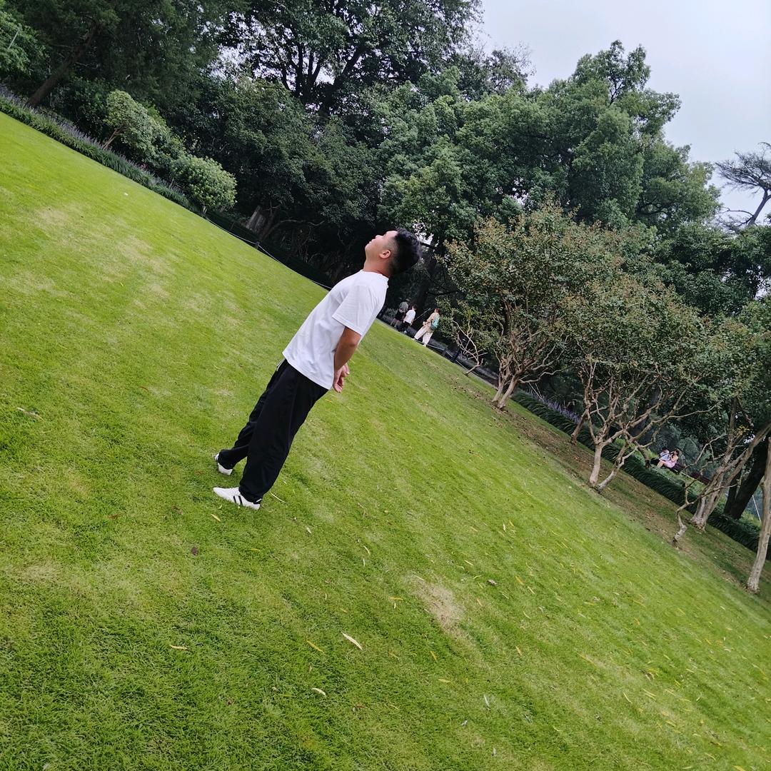 《 孤 心 》