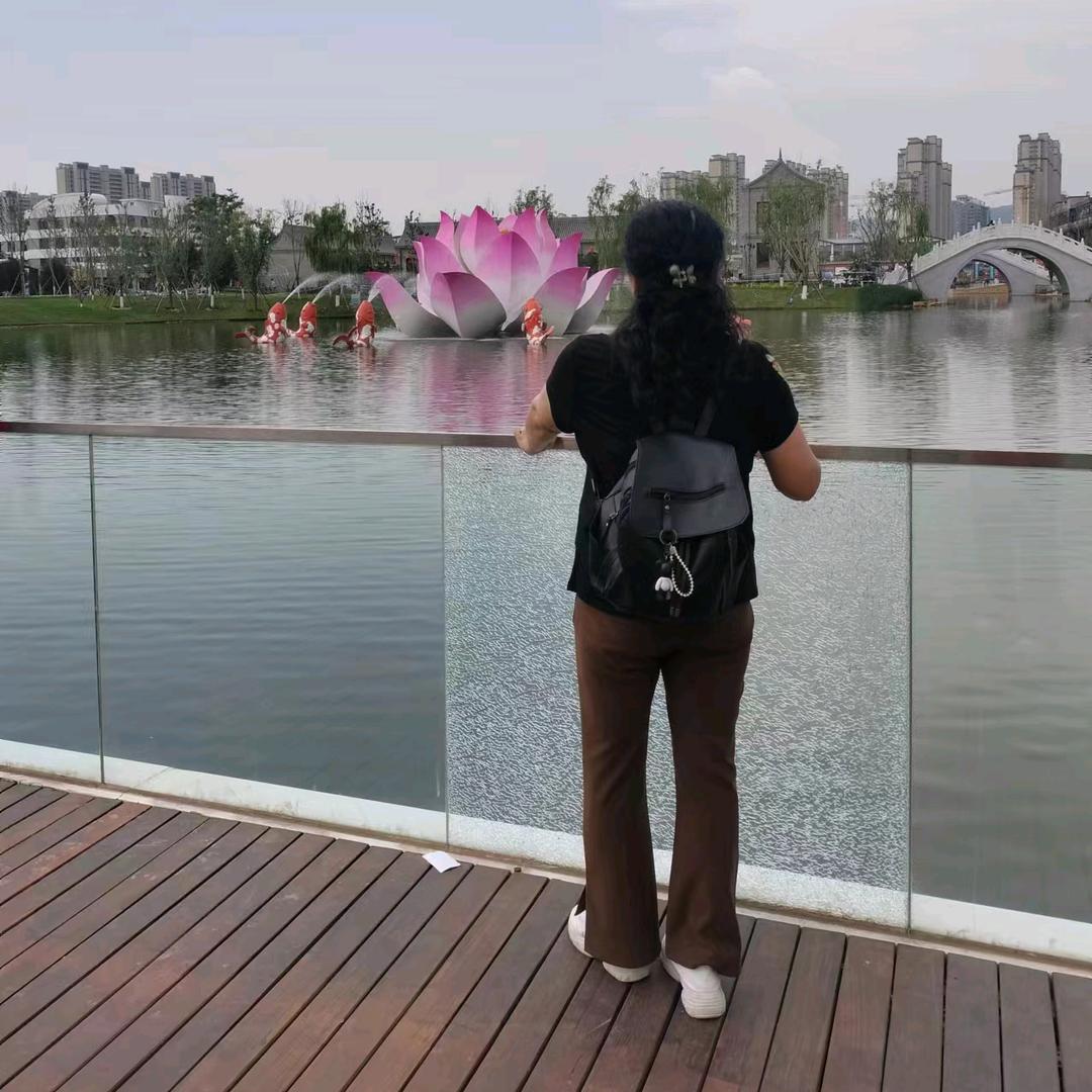 默然浅笑491
