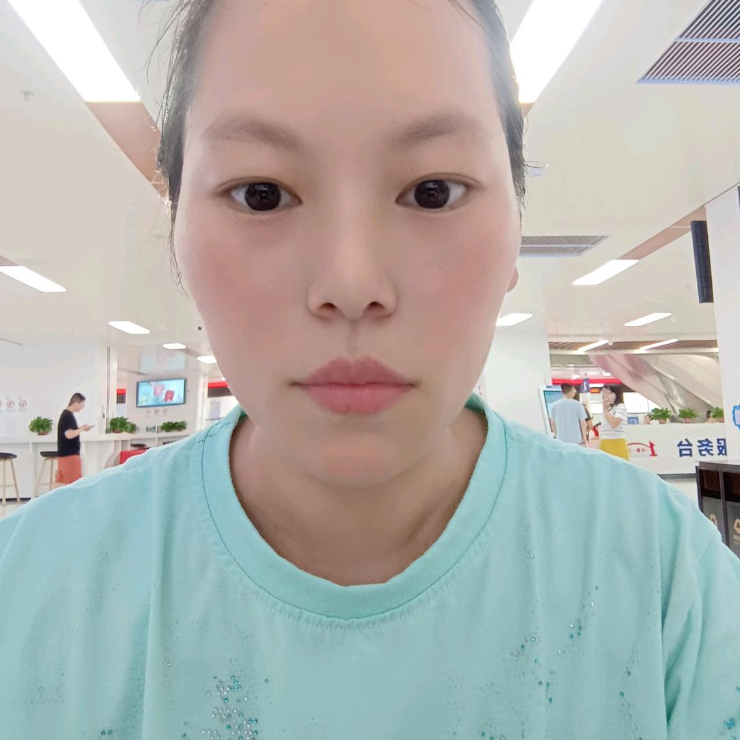 小虹。