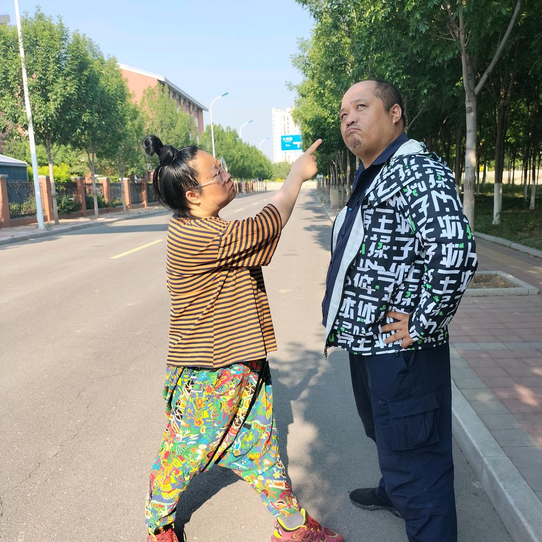 @武哥的宠妻🇨🇳《霞姐》橱窗小卖部