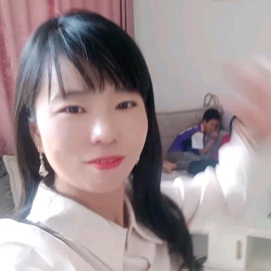 下雨懂得往屋跑😁