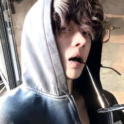 纯情男高