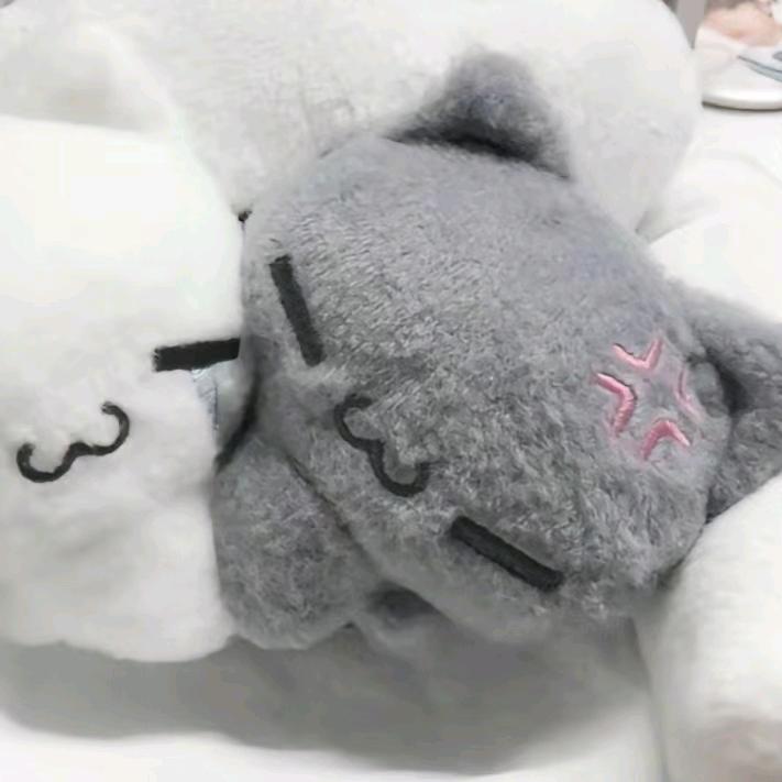 我好饿.