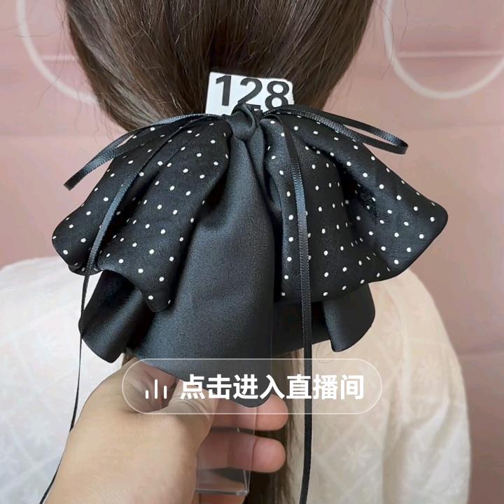 爱臭美的女人