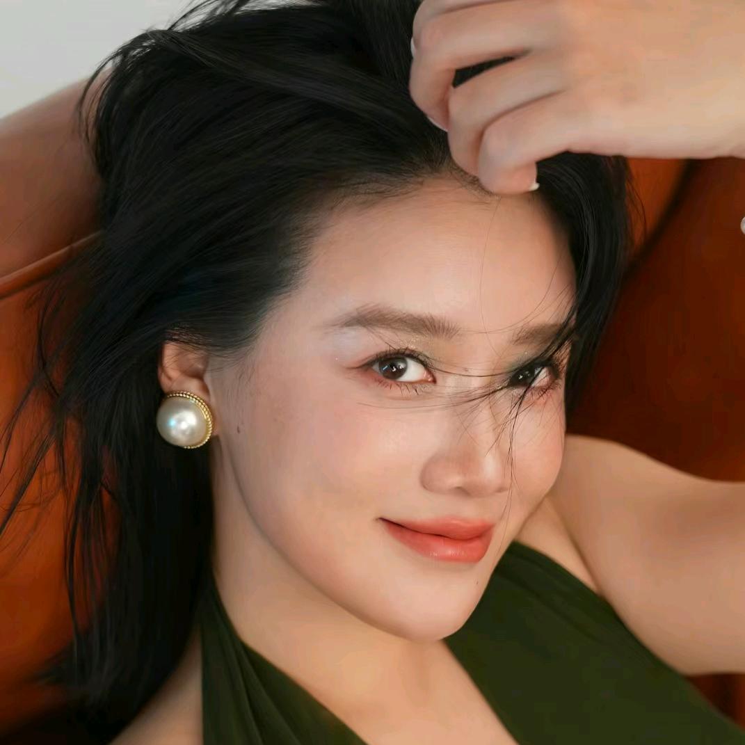 我是Gloria(格子)-精致穿搭