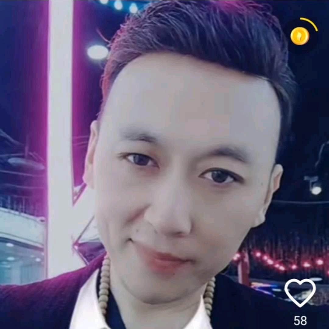 百变小哥哥