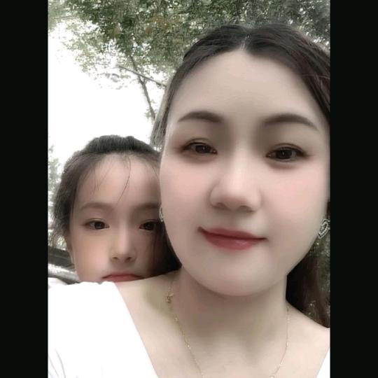 🌈爱笑的女孩