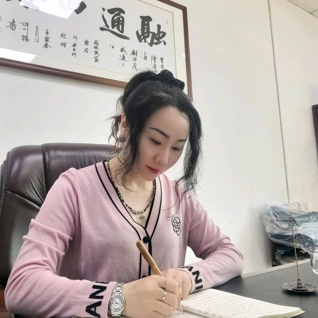 小芳同学👩‍🎓