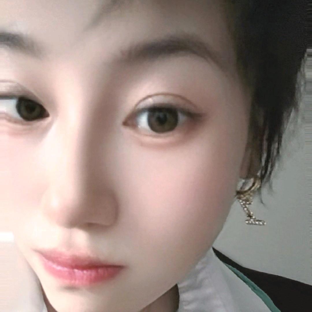 调皮小姐姐