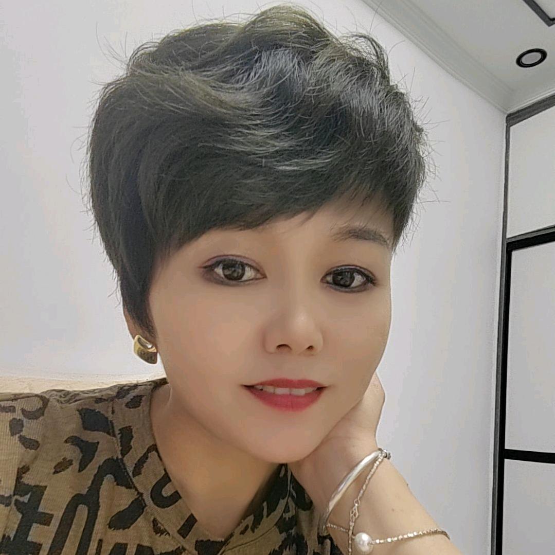 风雨中自己撑伞