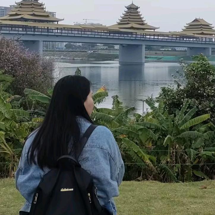 兰兰爰穿搭