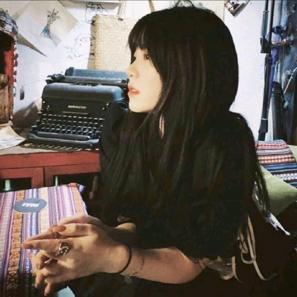哇銳.