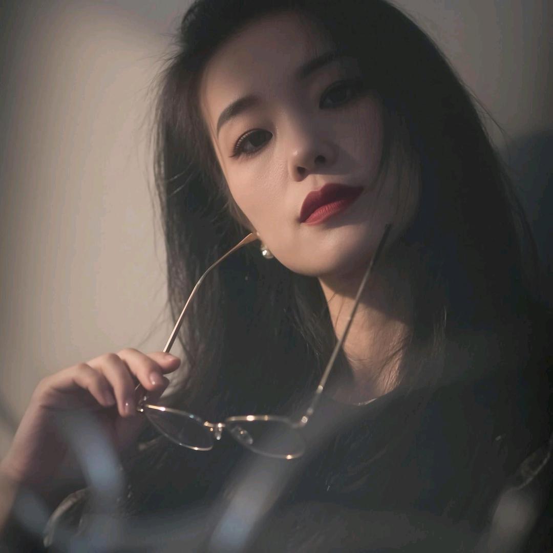 (๑><๑）小酒窝