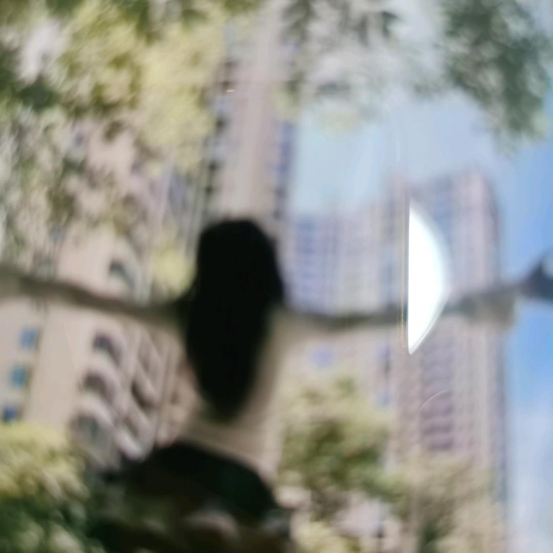是（，