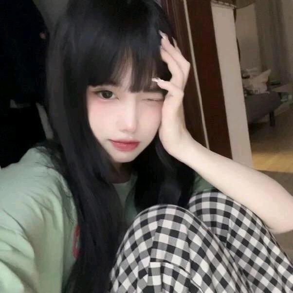 莉娅穿搭
