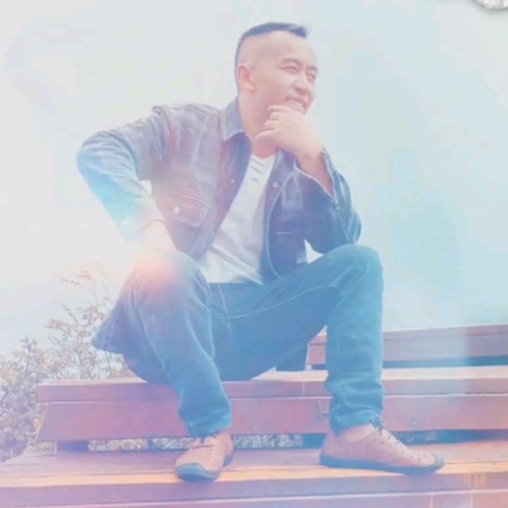 男子焊