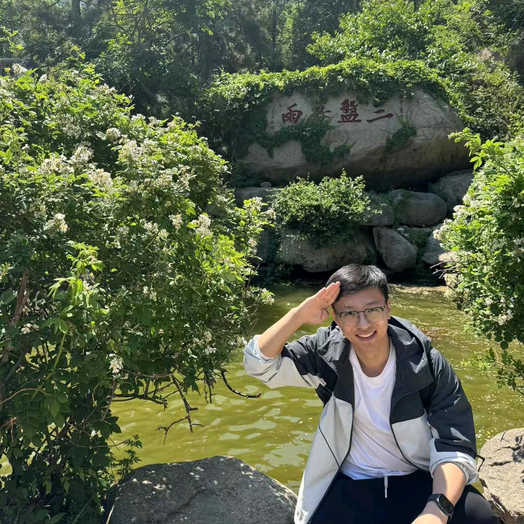 阿咸叼着芒果干