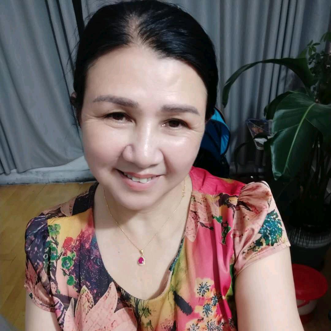 温馨的艳