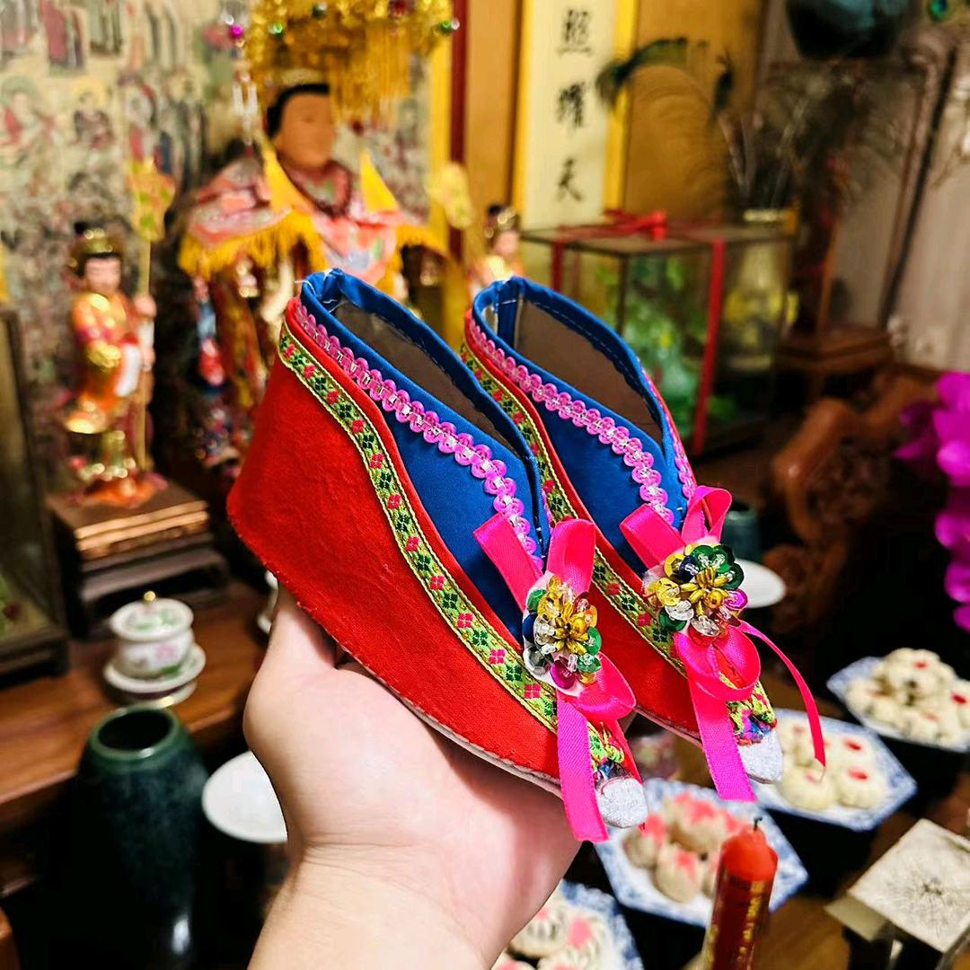 莲华绣品