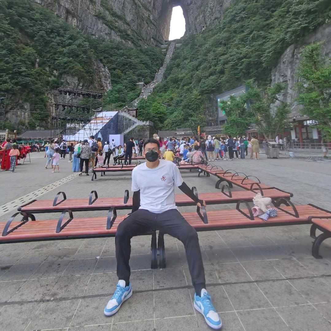 🌈把苹果咬哭。