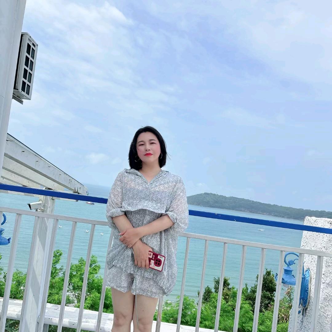 @不会唱歌的小何&