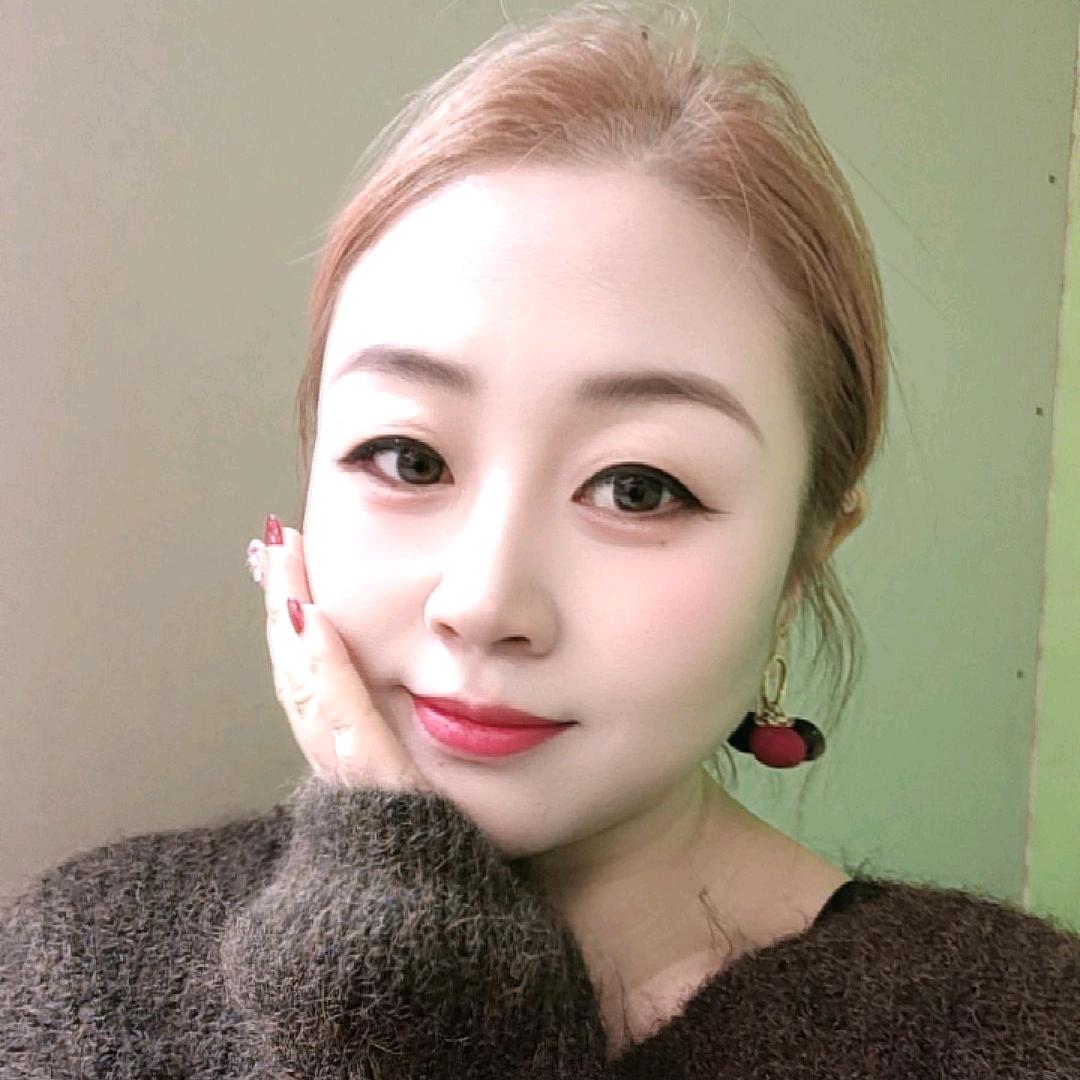 赤峰市松山区雷慕洋精品女装馆