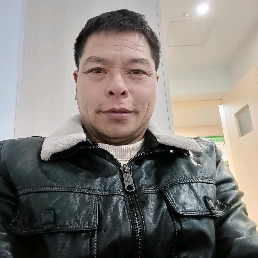 农村山咔咔农民工过着简简单单的自己