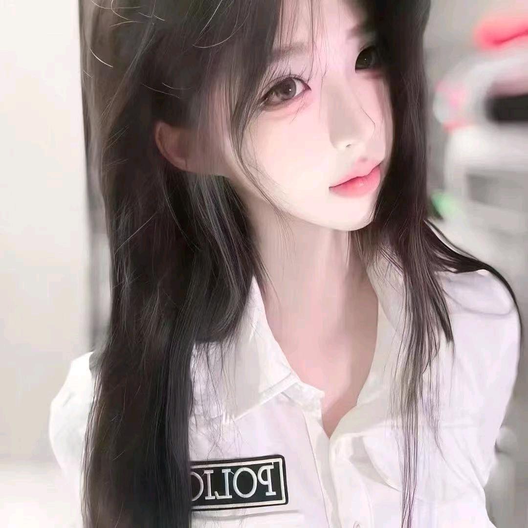 蓝桉长在洱海边