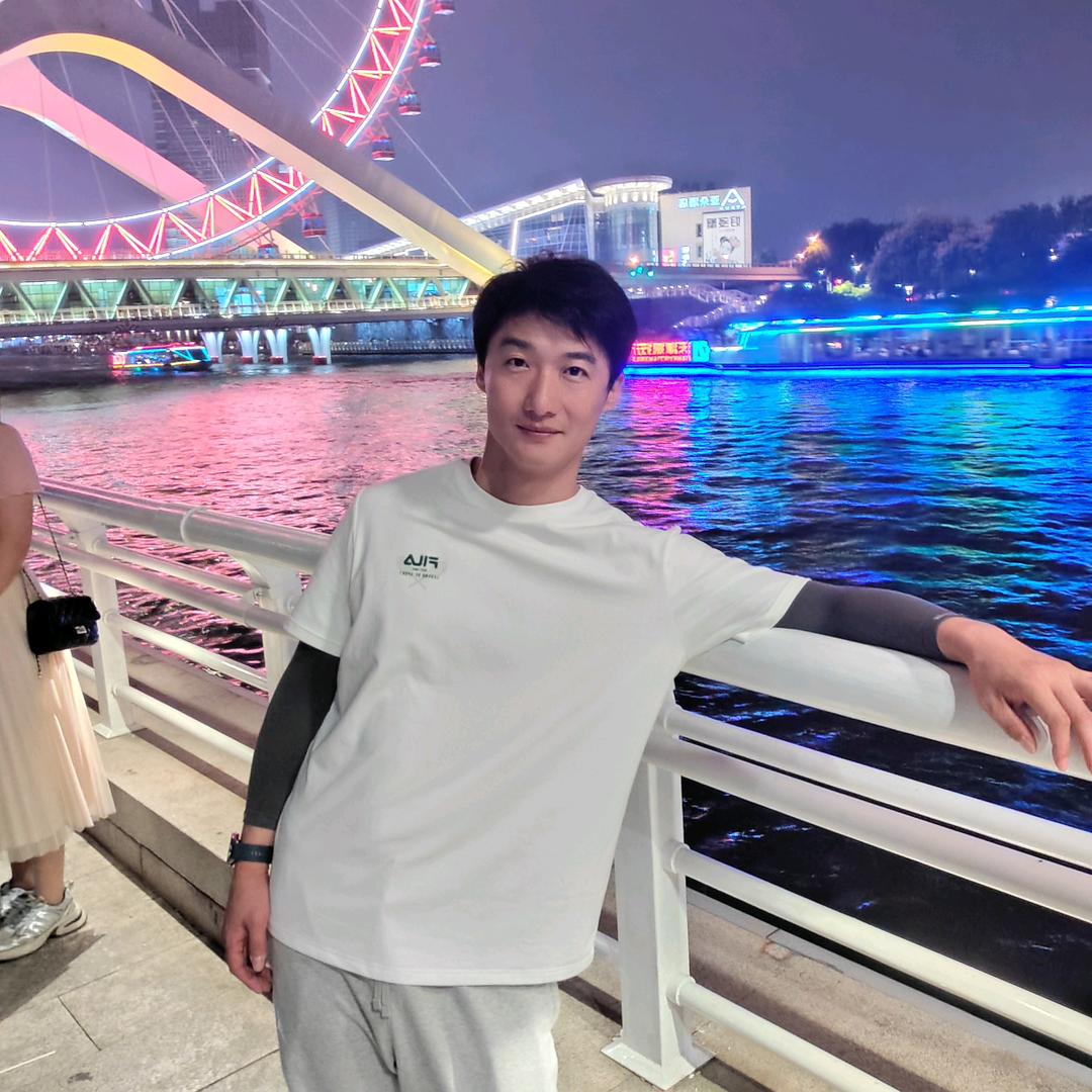 天生傲骨（东哥）