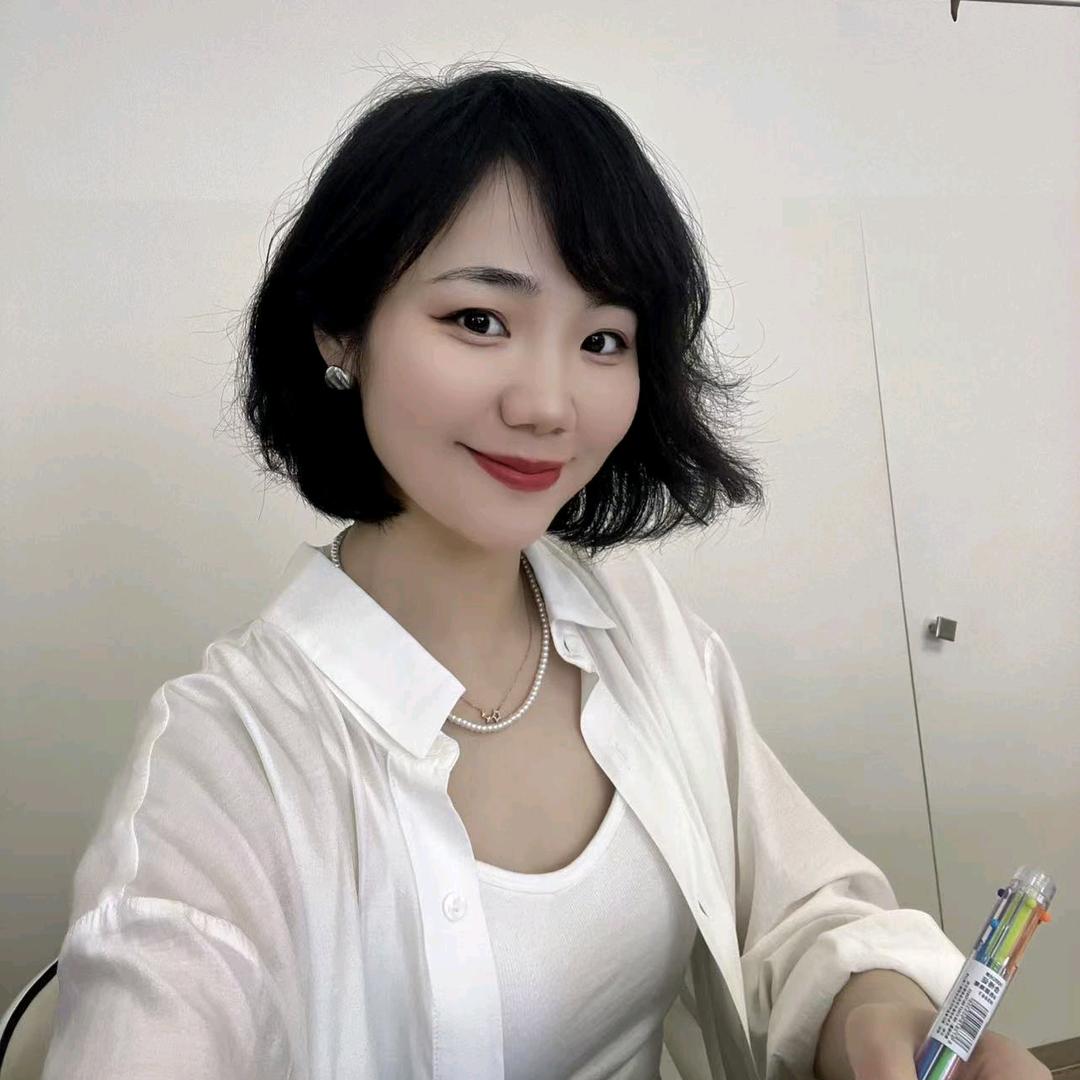 安妍女装（皮肤又 Q 弹了）