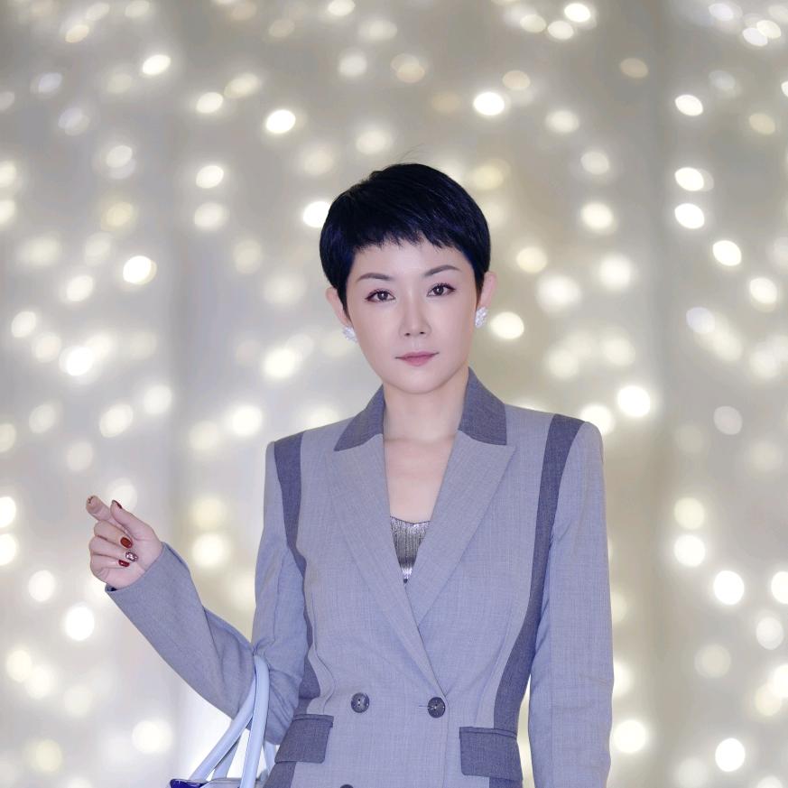 跟着彦宁一起变年轻