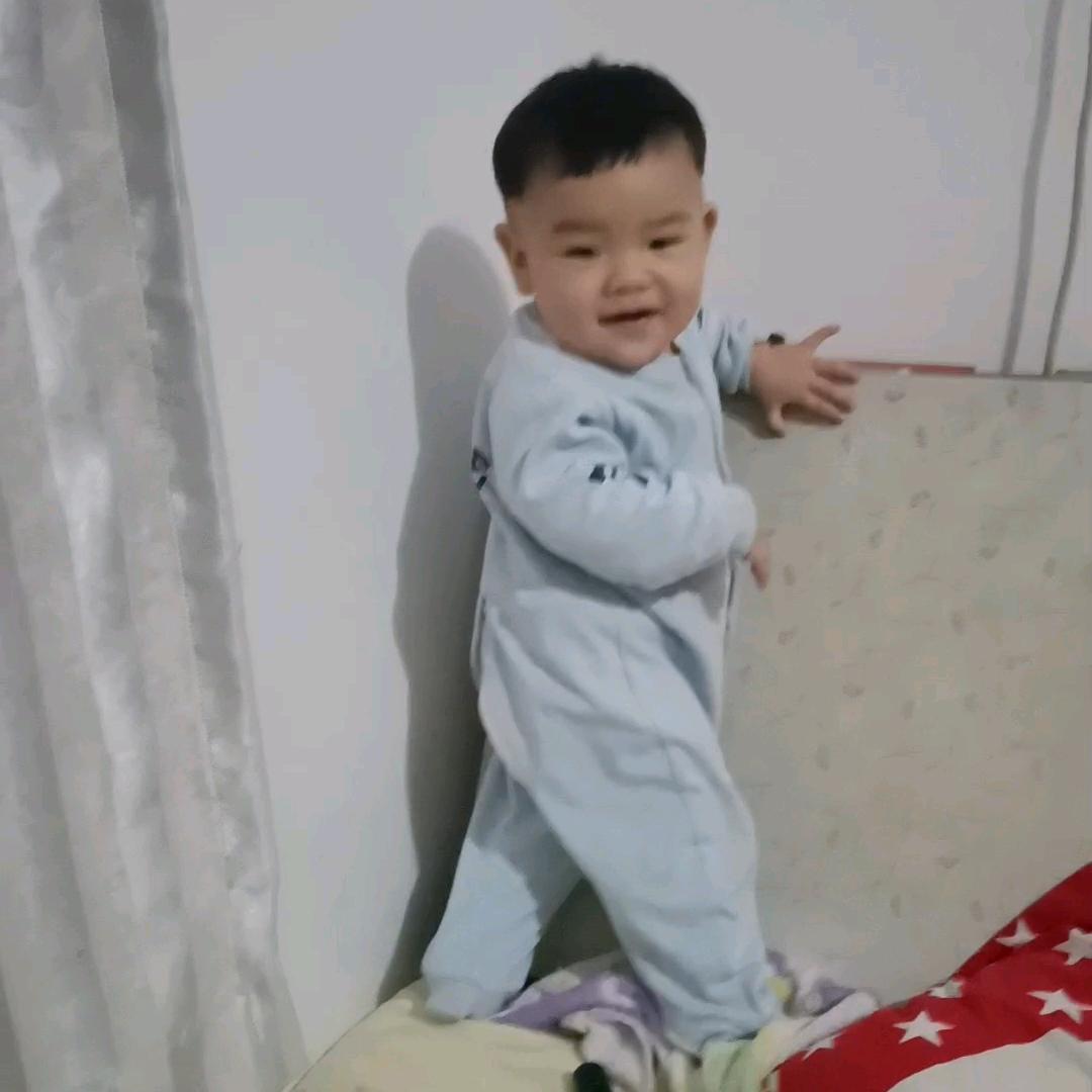 (*σ´∀`)σ张伟(๑•॒̀ ູ॒•́