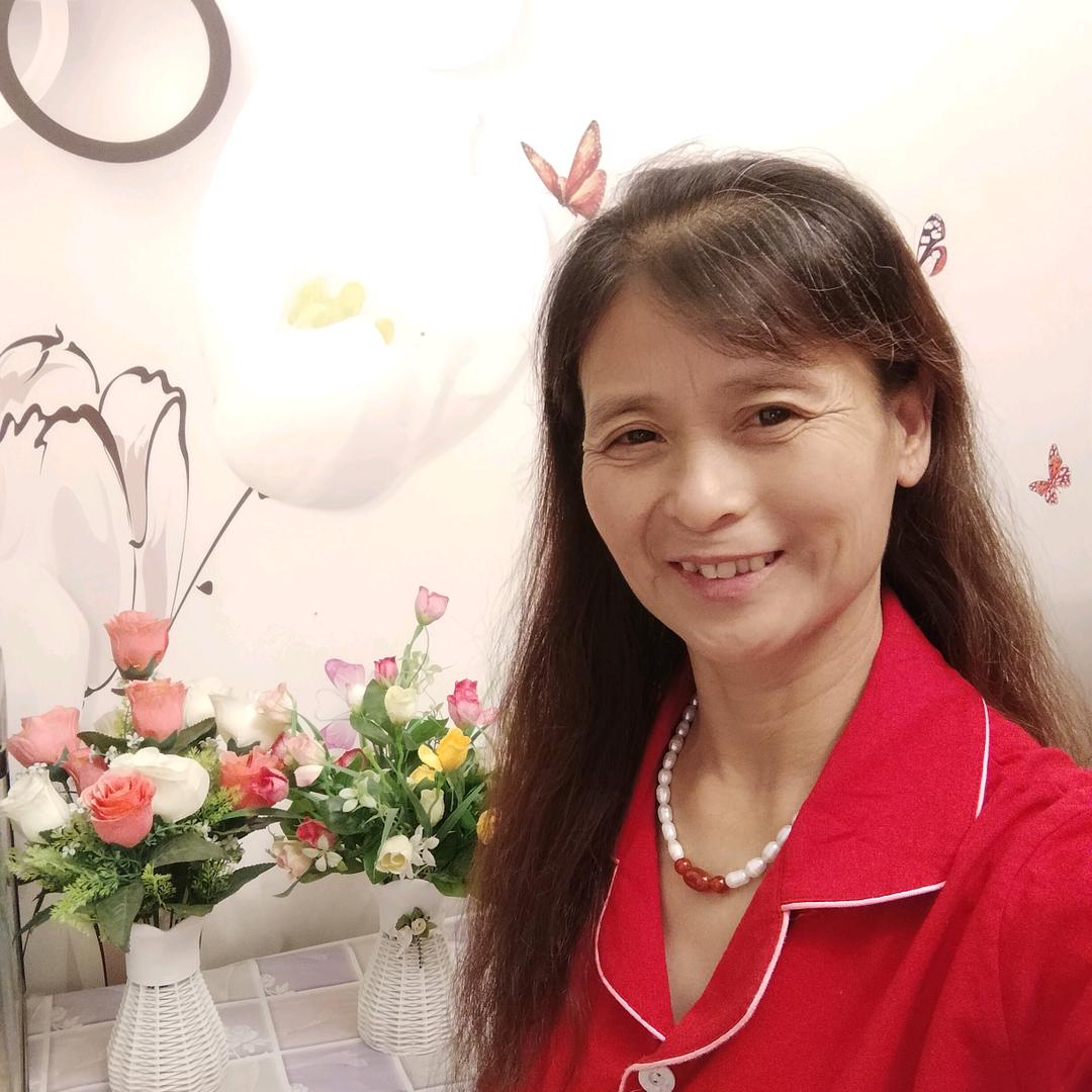 辉姐小号1（大号晚上9.10）开播