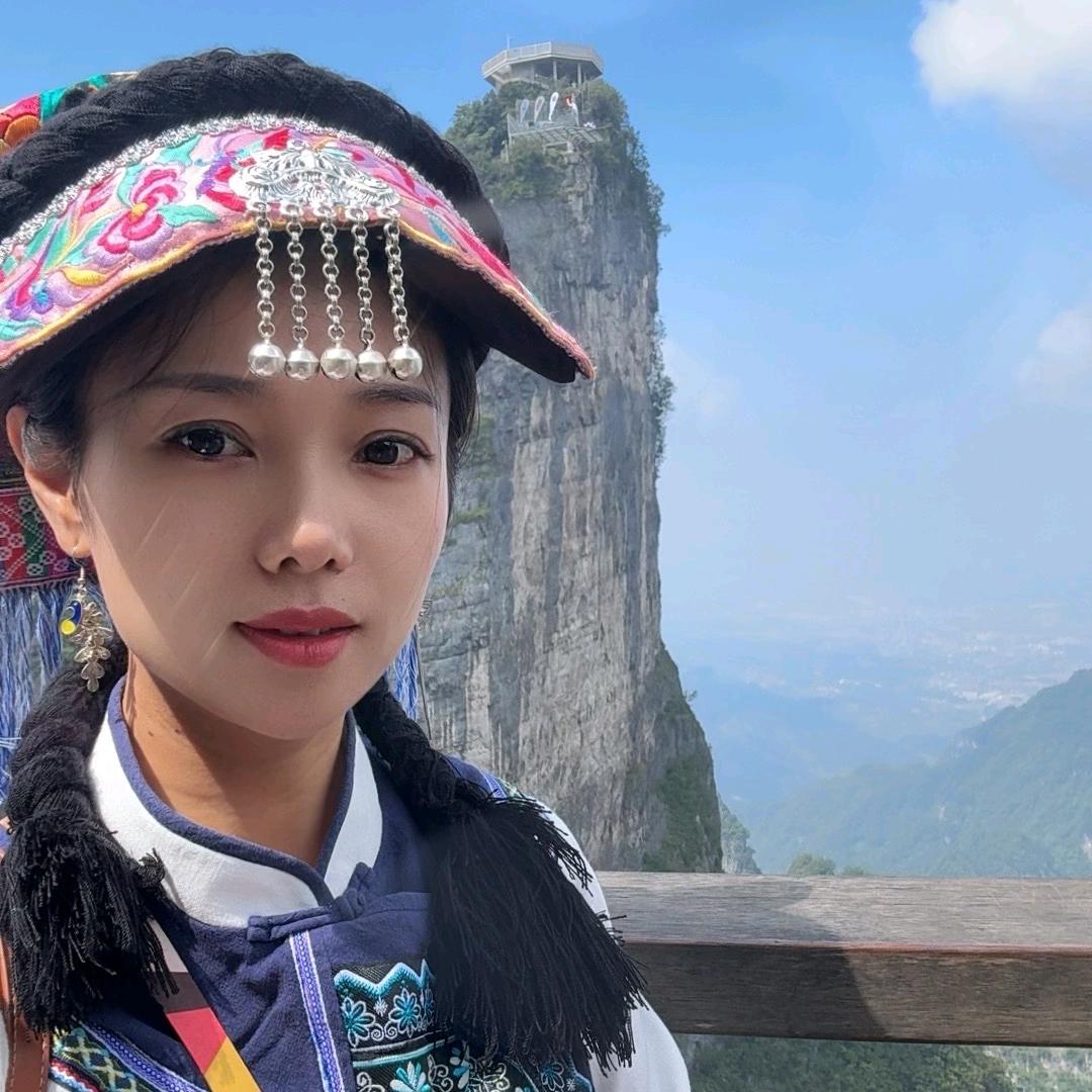 秀秀导游（张家界大氧吧9点直播）