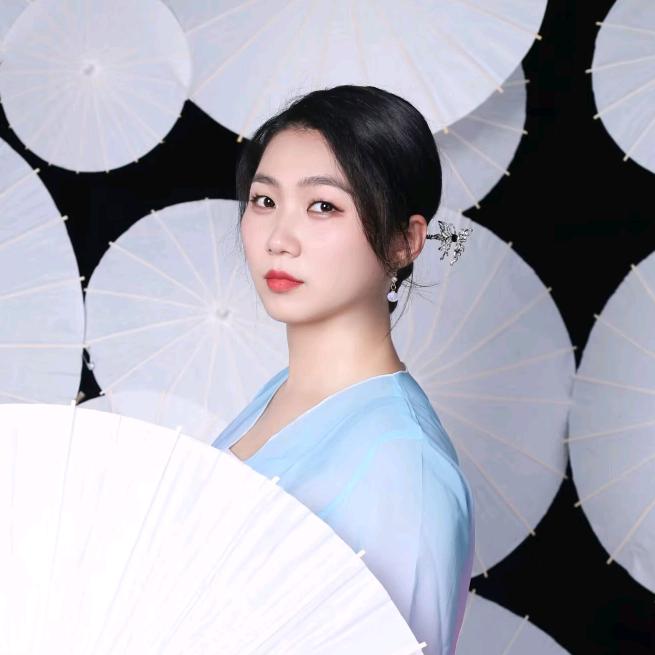 黛黛不会钓鱼哇