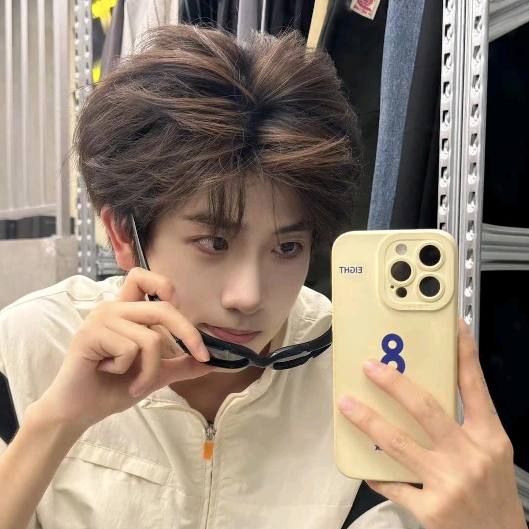 宝哥在努力挣钱买车带铁锤和静静回老家