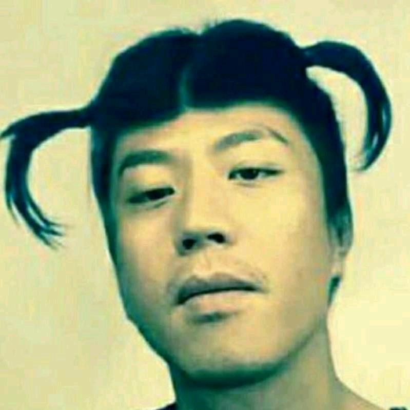路人.
